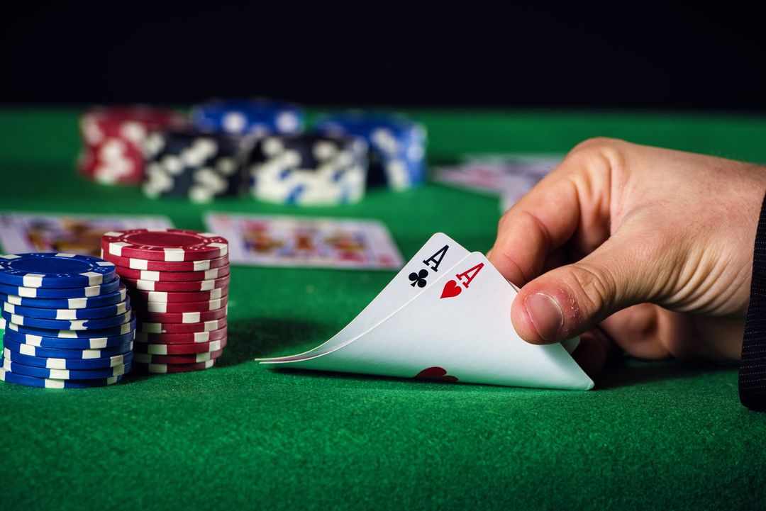 V8 Poker - nhà cung ứng giải trí game 